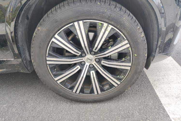 Used Volvo XC90 2021 B6 Luxury Smart Edition 7-Seater Right Front Wheel Hub