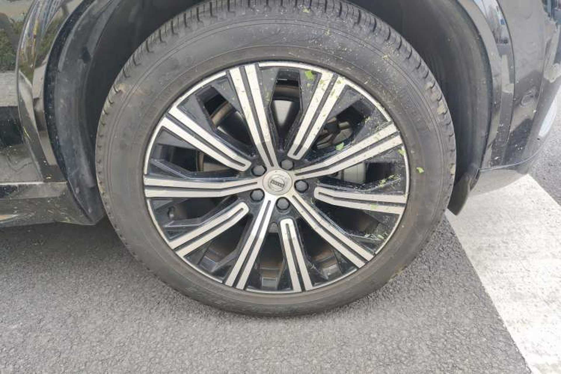 Used Volvo XC90 2021 B6 Luxury Smart Edition 7-Seater Right Front Wheel Hub