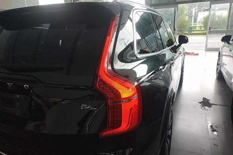 Used Volvo XC90 2021 B6 Zhiyi Luxury Edition 7-Seater Right Rear Taillight