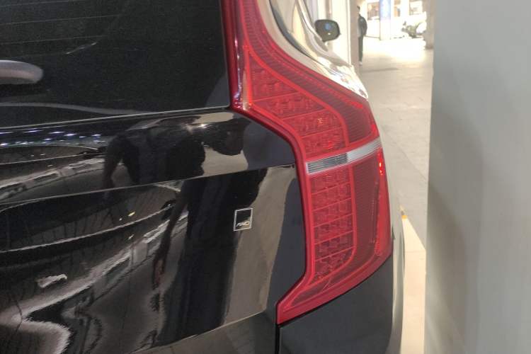 Used Volvo XC90 2021 B5 SmartDrive Luxury Edition 5-seater Right Rear Taillight