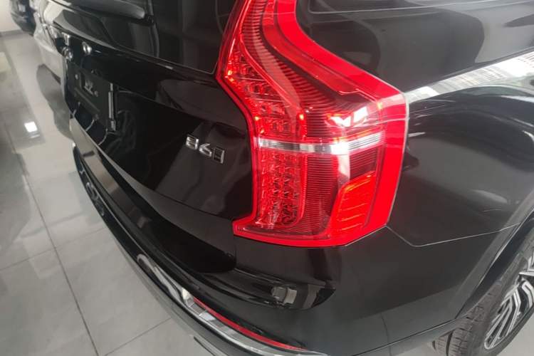 Used Volvo XC90 2021 B6 Zhiyi Luxury Edition 7-Seater Right Rear Taillight