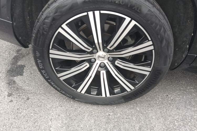Used Volvo XC90 2021 B6 Luxury Smart Edition 7-Seater Right Rear Wheel Hub