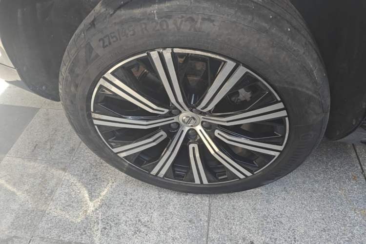 Used Volvo XC90 2021 B6 Luxury Smart Edition 7-Seater Right Rear Wheel Hub