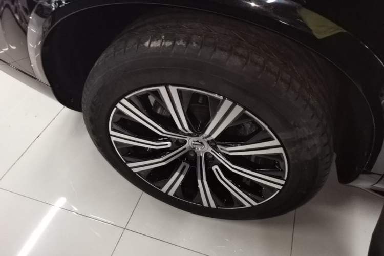 Used Volvo XC90 2021 B6 Zhiyi Luxury Edition 7-Seater Right Rear Wheel Hub