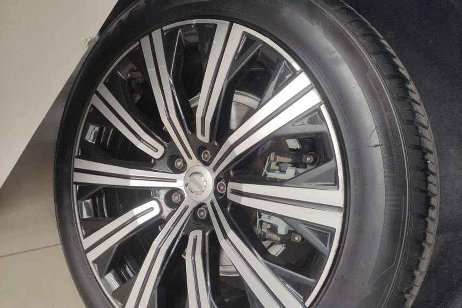 Used Volvo XC90 2021 B5 SmartDrive Luxury Edition 5-seater Right Rear Wheel Hub