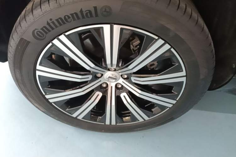 Used Volvo XC90 2021 B5 SmartDrive Luxury Edition 7 Seats Right Rear Wheel Hub