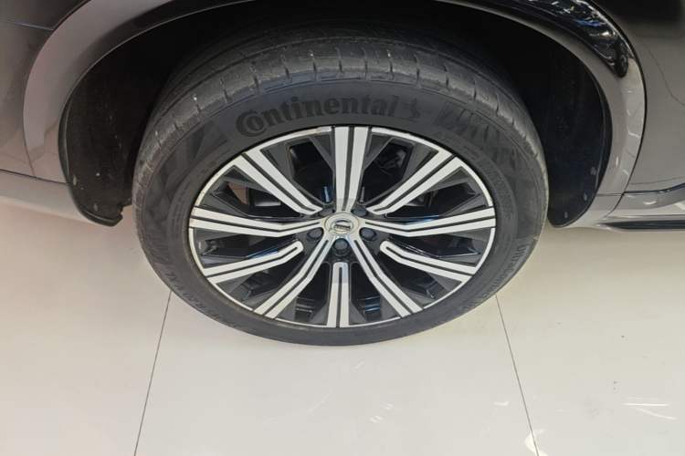 Used Volvo XC90 2021 B6 Zhiyi Luxury Edition 7-Seater Right Rear Wheel Hub