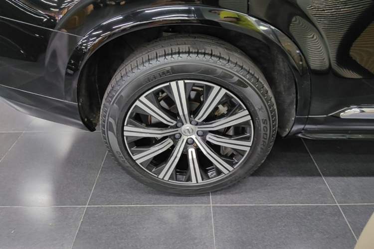 Used Volvo XC90 2021 B6 Zhiyi Luxury Edition 7-Seater Right Rear Wheel Hub