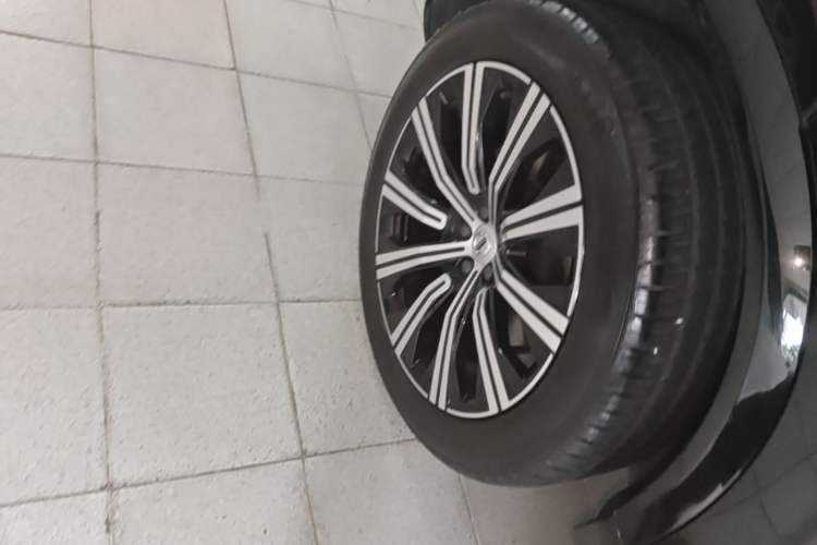 Used Volvo XC90 2021 B5 SmartDrive Luxury Edition 7 Seats Right Rear Wheel Hub
