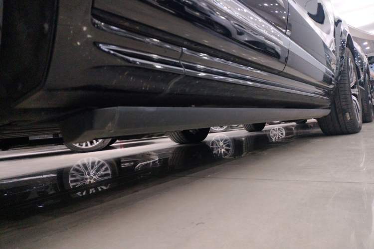 Used Volvo XC90 2021 B5 SmartDrive Luxury Edition 5-seater Right Side Sill