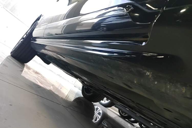 Used Volvo XC90 2021 B5 SmartDrive Luxury Edition 5-seater Right Side Sill