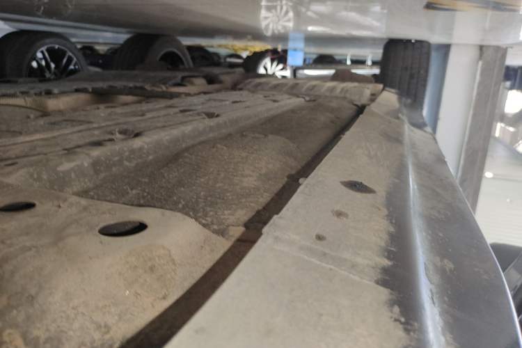 Used Volvo XC90 2021 B5 SmartDrive Luxury Edition 5-seater Right Side Sill