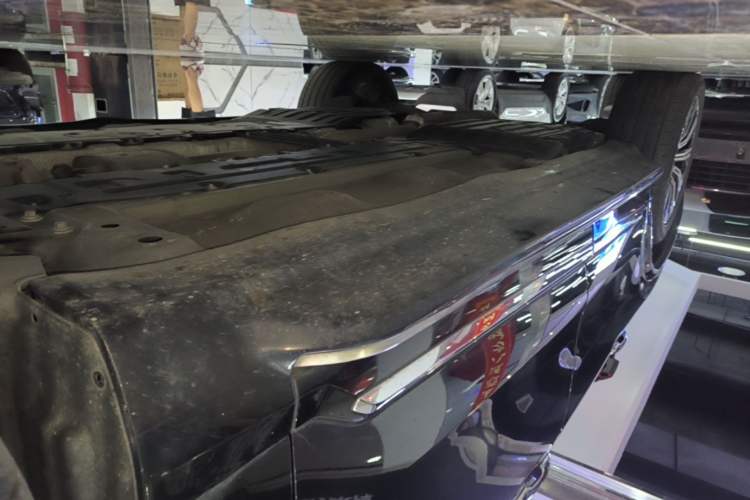 Used Volvo XC90 2021 B5 SmartDrive Luxury Edition 5-seater Right Side Sill