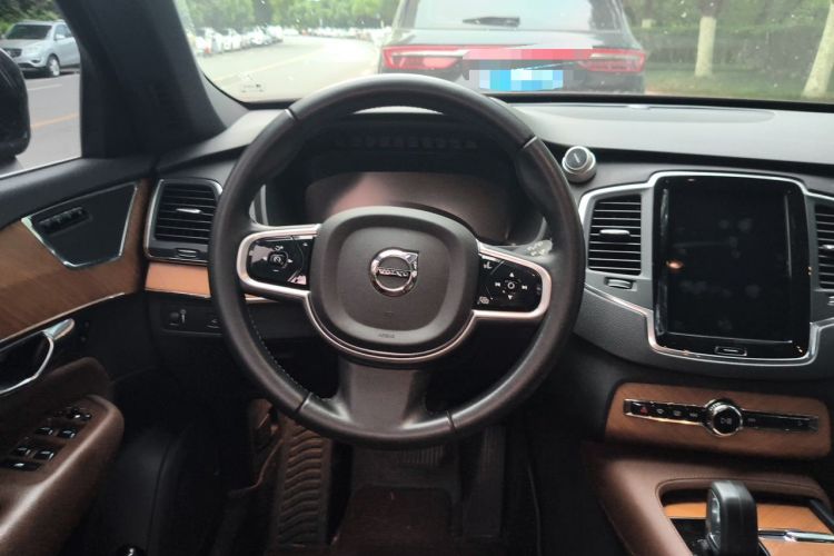 Used Volvo XC90 2021 B5 SmartDrive Luxury Edition 7 Seats Steering Wheel