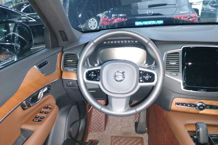 Used Volvo XC90 2021 B5 SmartDrive Luxury Edition 5-seater Steering Wheel