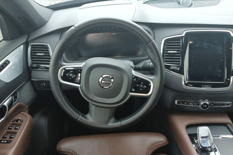 Used Volvo XC90 2021 B6 Luxury Smart Edition 7-Seater Steering Wheel