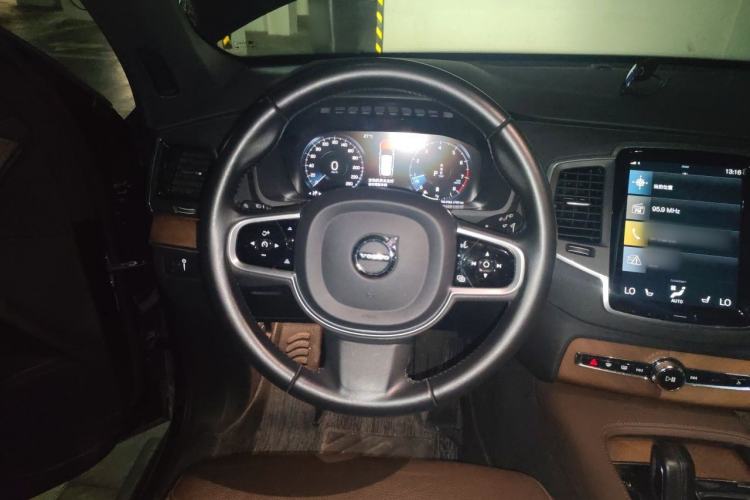 Used Volvo XC90 2021 B5 SmartDrive Luxury Edition 7 Seats Steering Wheel