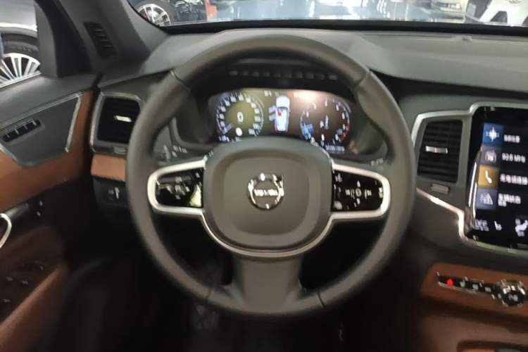 Used Volvo XC90 2021 B5 SmartDrive Luxury Edition 7 Seats Steering Wheel