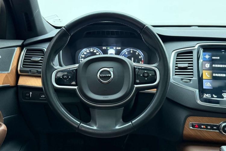 Used Volvo XC90 2021 B5 SmartDrive Luxury Edition 5-seater Steering Wheel