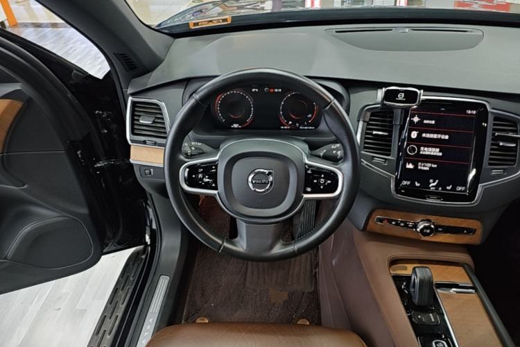 Used Volvo XC90 2021 B5 SmartDrive Luxury Edition 5-seater Steering Wheel