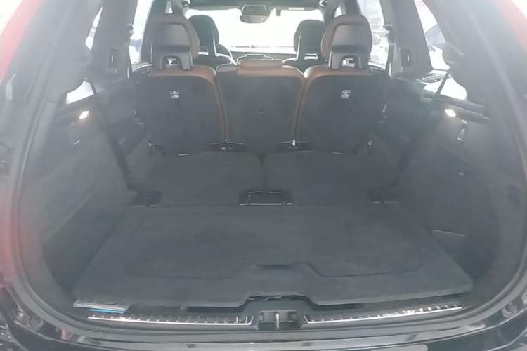 Used Volvo XC90 2021 B6 Zhiyi Luxury Edition 7-Seater Trunk