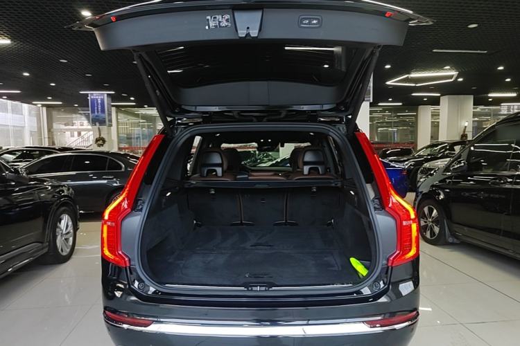 Used Volvo XC90 2021 B5 SmartDrive Luxury Edition 5-seater Trunk