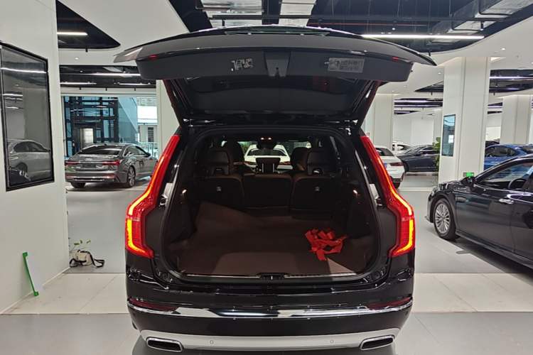 Used Volvo XC90 2021 B6 Zhiyi Luxury Edition 7-Seater Trunk
