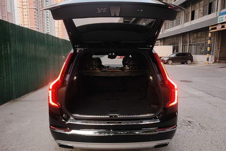 Used Volvo XC90 2021 B6 Zhiyi Luxury Edition 7-Seater Trunk