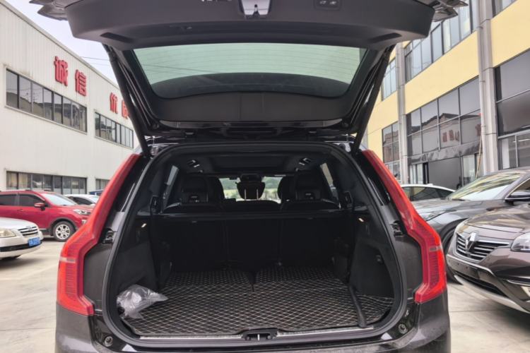 Used Volvo XC90 2021 B5 SmartDrive Luxury Edition 7 Seats Trunk