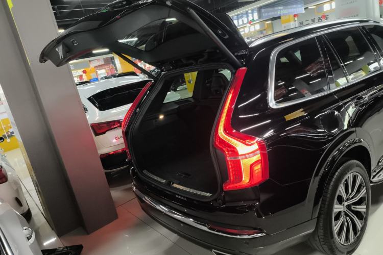 Used Volvo XC90 2021 B5 SmartDrive Luxury Edition 5-seater Trunk