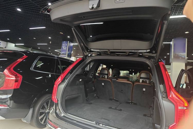 Used Volvo XC90 2021 B6 Zhiyi Luxury Edition 7-Seater Trunk