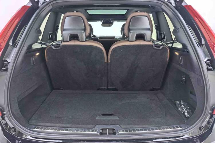 Used Volvo XC90 2021 B6 Zhiyi Luxury Edition 7-Seater Trunk