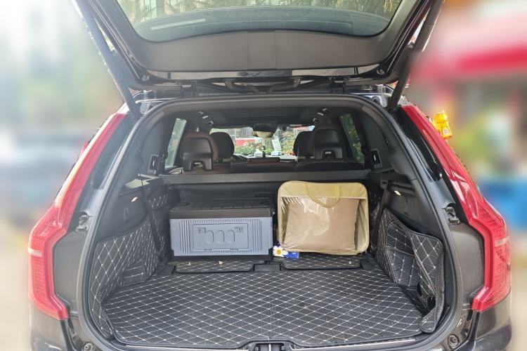 Used Volvo XC90 2021 B6 Zhiyi Luxury Edition 7-Seater Trunk
