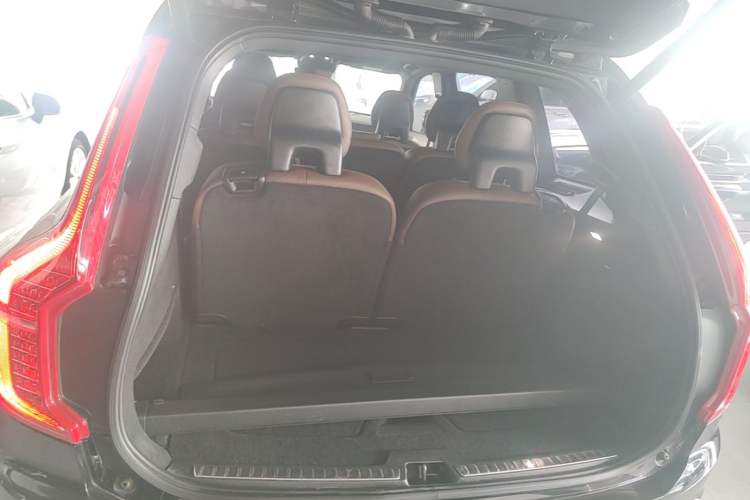 Used Volvo XC90 2021 B6 Zhiyi Luxury Edition 7-Seater Trunk
