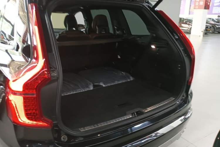 Used Volvo XC90 2021 B6 Luxury Smart Edition 7-Seater Trunk