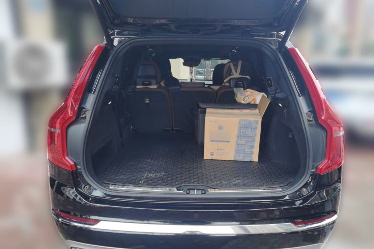 Used Volvo XC90 2021 B6 Zhiyi Luxury Edition 7-Seater Trunk
