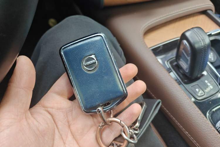 Used Volvo XC90 2021 B5 SmartDrive Luxury Edition 5-seater Vehicle Key