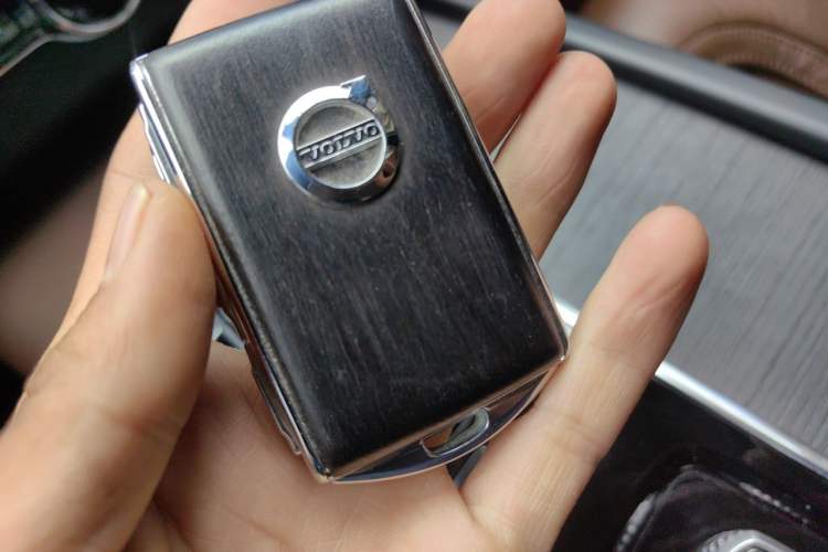 Used Volvo XC90 2021 B6 Luxury Smart Edition 7-Seater Vehicle Key