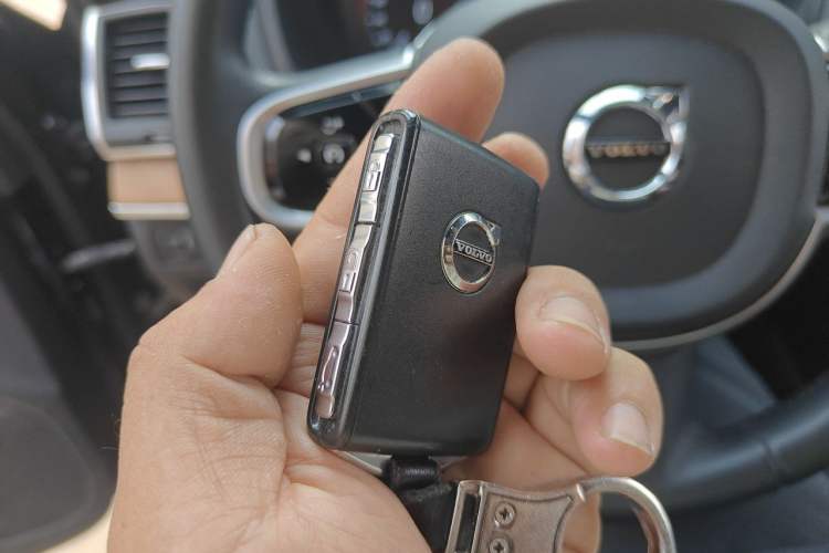 Used Volvo XC90 2021 B5 SmartDrive Luxury Edition 5-seater Vehicle Key