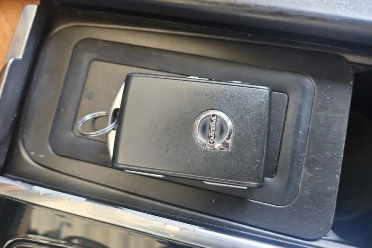 Used Volvo XC90 2021 B6 Zhiyi Luxury Edition 7-Seater Vehicle Key