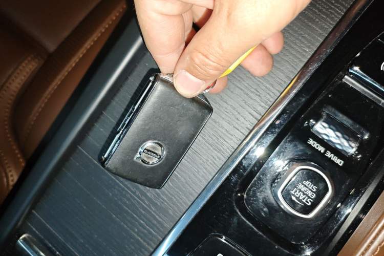 Used Volvo XC90 2021 B6 Luxury Smart Edition 7-Seater Vehicle Key