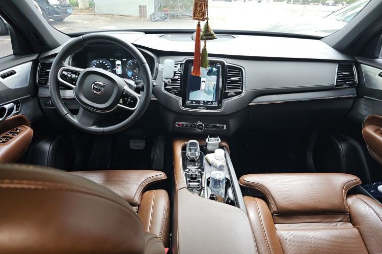 Used Volvo XC90 2021 B6 Luxury Smart Edition 7-Seater Center Console