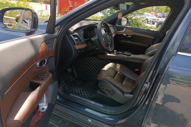 Used Volvo XC90 2021 B5 SmartDrive Luxury Edition 5-seater Driver Seat