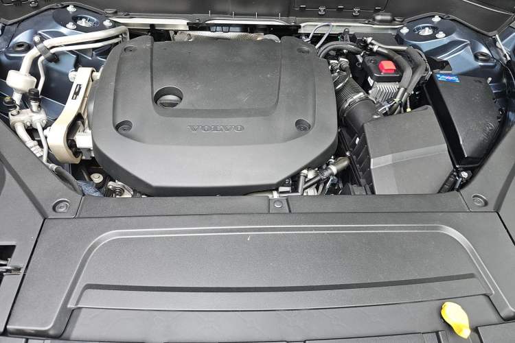 Used Volvo XC90 2021 B6 Luxury Smart Edition 7-Seater Engine Bay
