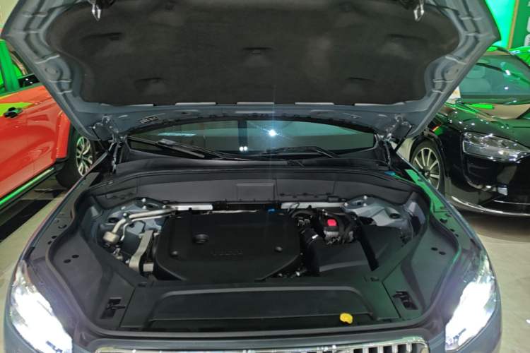 Used Volvo XC90 2021 B6 Zhiyi Luxury Edition 7-Seater Engine Bay
