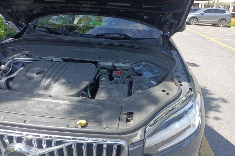 Used Volvo XC90 2021 B5 SmartDrive Luxury Edition 5-seater Engine Bay Left