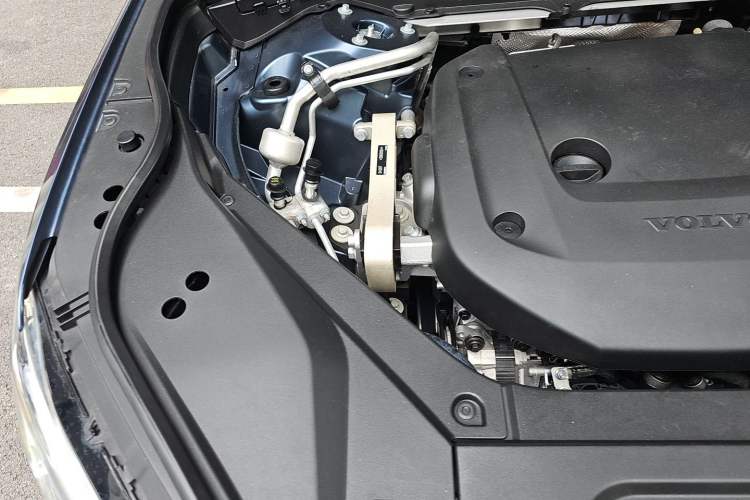 Used Volvo XC90 2021 B6 Luxury Smart Edition 7-Seater Engine Bay Right