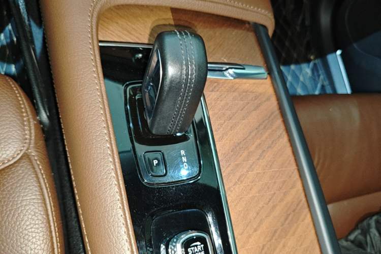 Used Volvo XC90 2021 B6 Zhiyi Luxury Edition 7-Seater Gear Lever