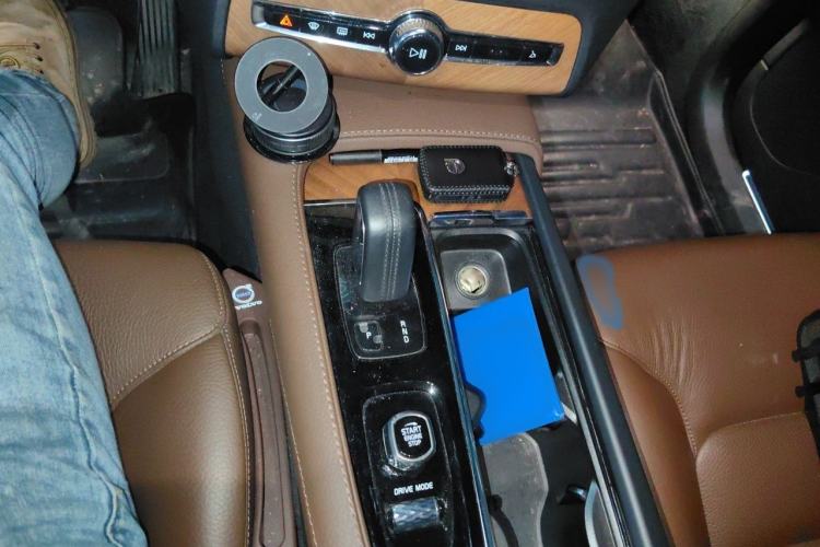 Used Volvo XC90 2021 B6 Zhiyi Luxury Edition 7-Seater Gear Lever