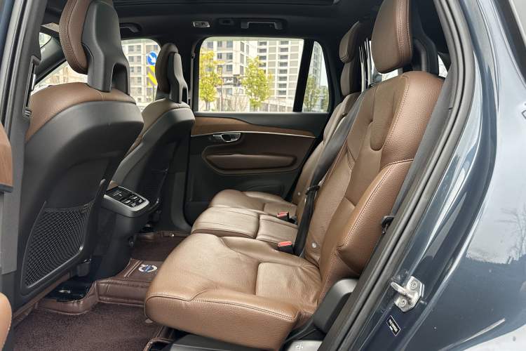 Used Volvo XC90 2021 B5 SmartDrive Luxury Edition 7 Seats Interior 2